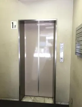 カールビルの外観