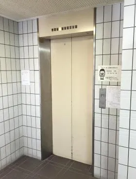 土屋ビルの外観