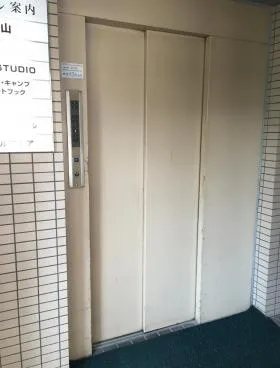 大山ビルの外観