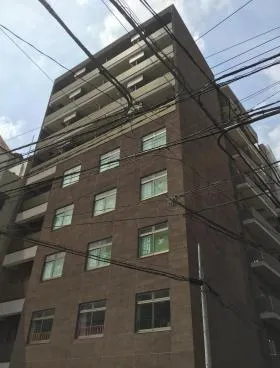 新宿ビルの外観