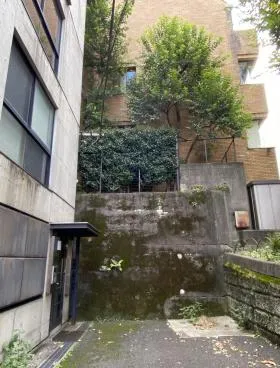 信國ビルの外観