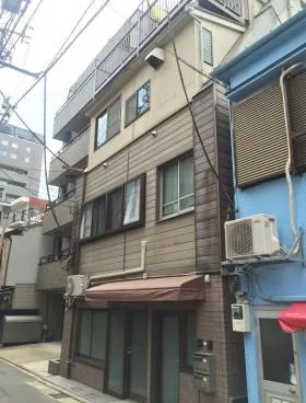 アカギビルの外観