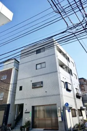 ガディル・タガワの外観