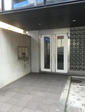 ブルースカイ千駄ヶ谷ビルの外観