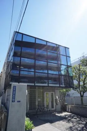 ブルースカイ千駄ヶ谷ビルの外観