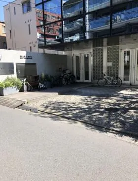 ブルースカイ千駄ヶ谷ビルの外観