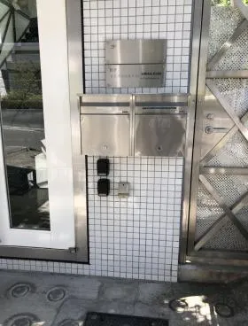 ブルースカイ千駄ヶ谷ビルの外観