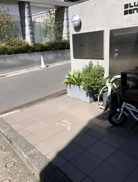 ブルースカイ千駄ヶ谷ビルの外観