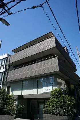 隈部ビルの外観