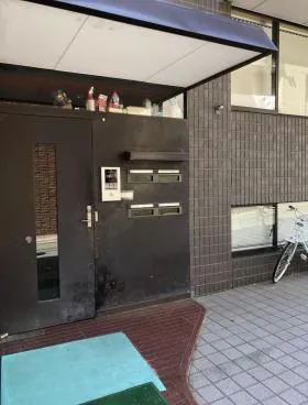 隈部ビルの外観