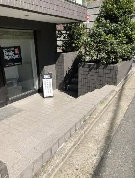 隈部ビルの外観