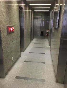 ゆまにビルの外観