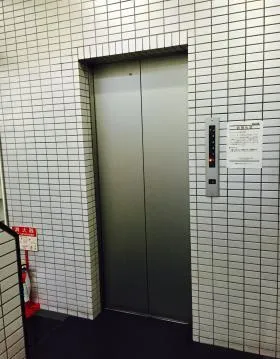 日販ビルの外観