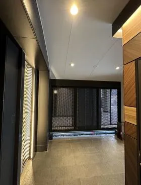 STビルの外観