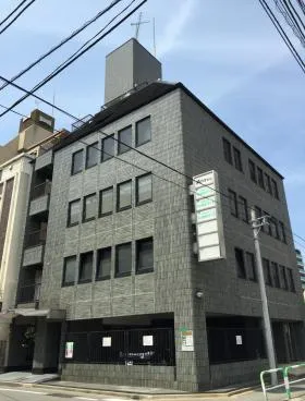 ナルハマビルの外観