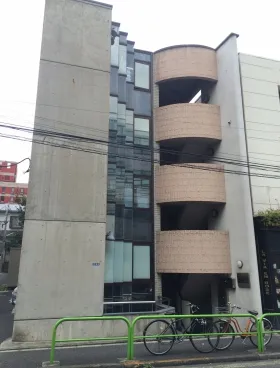 クー赤坂ビルの外観