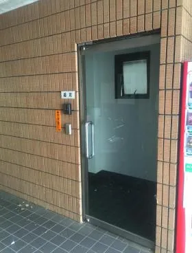 若月ビルの外観