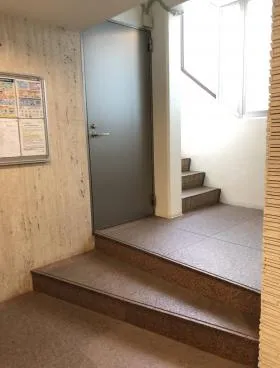 新宿Yビルの外観