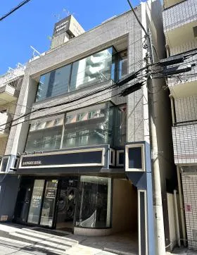 新宿Yビルの外観