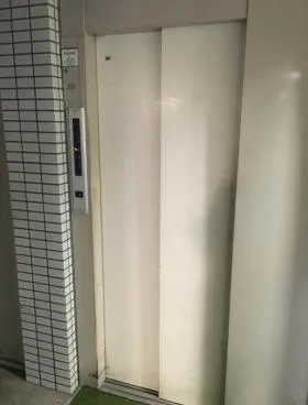 大塚ビルの外観