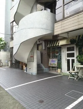 K・I・Tビルの外観