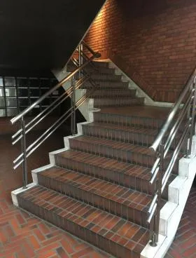 府中高木ビルの外観