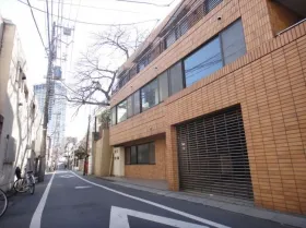 青波楼ビルの外観