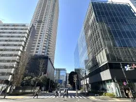 ラティス青山スクエアの外観