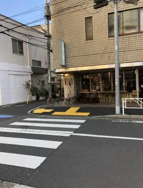 U Base 神宮前(旧:小松ビルディングの外観