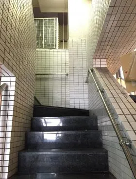 エレガンス新橋ビルの外観
