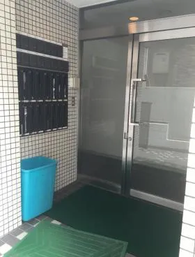 ハーミティジビルの外観