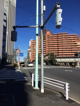 DeLCCS新宿御苑ビル(旧:伊藤総業ビル)の外観