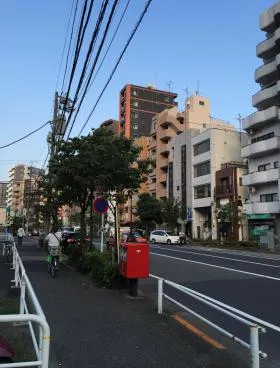 学友社ビルの外観