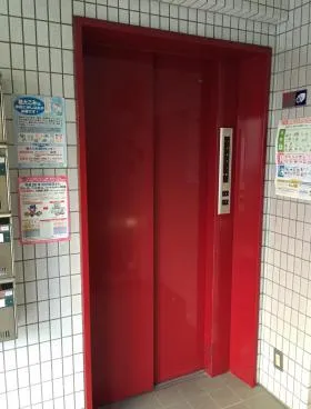 学友社ビルの外観