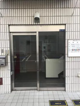 学友社ビルの外観