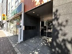 寿ビルの外観