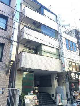 松山ビルの外観