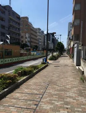 枝ビルの外観