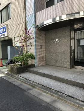 八洲ビルの外観