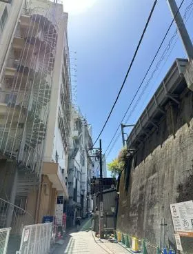 鮨源ビルの外観