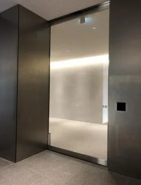 PMO新日本橋ビルの外観