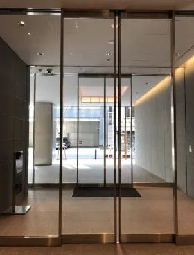 PMO新日本橋ビルの外観