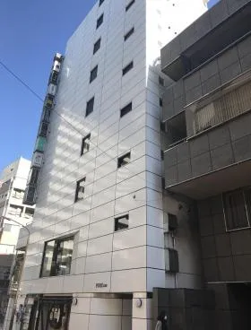 PURE六本木ビルの外観