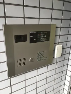 秋山ビルの外観