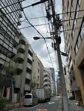 秋山ビルの外観