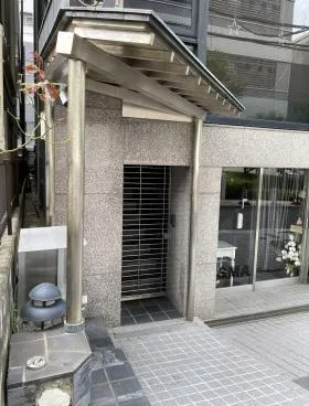 佐藤ビルの外観
