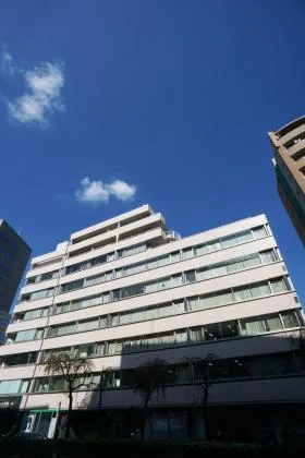 ロゼ氷川ビルの外観