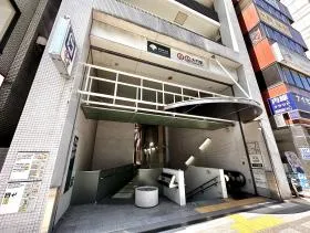 A4出入口から地上に出る