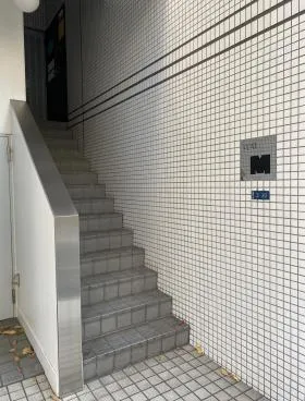 フラットMビルの外観