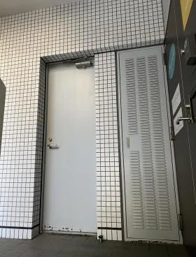 フラットMビルの外観